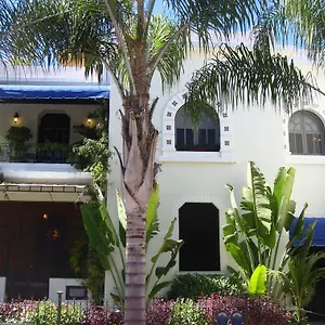 La Perla Boutique Bed & Breakfast