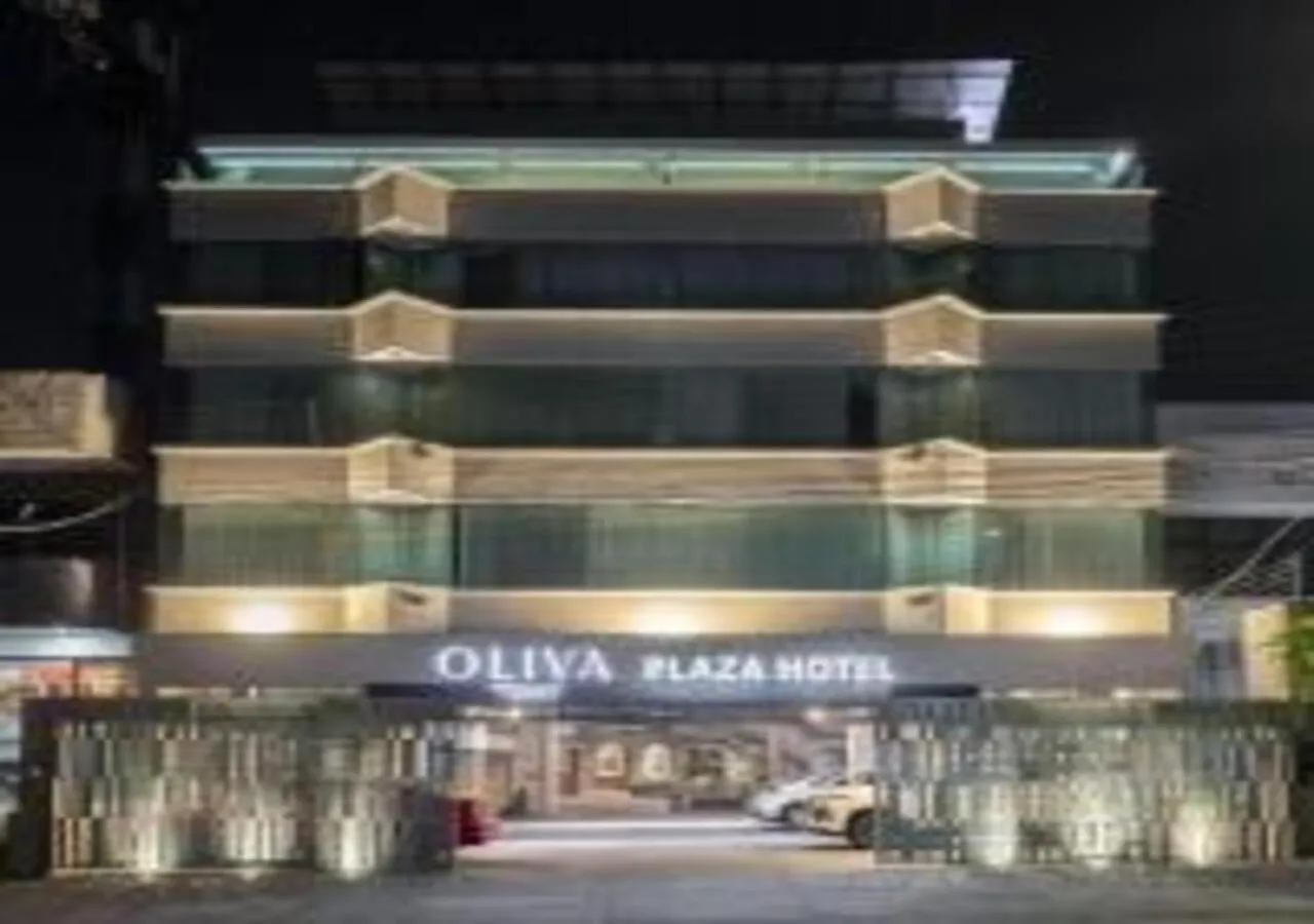 Oliva Plaza Hotel contacts